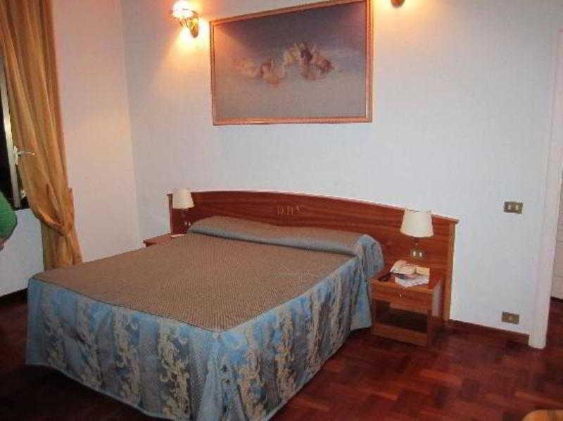 Dama Private 2* Rom